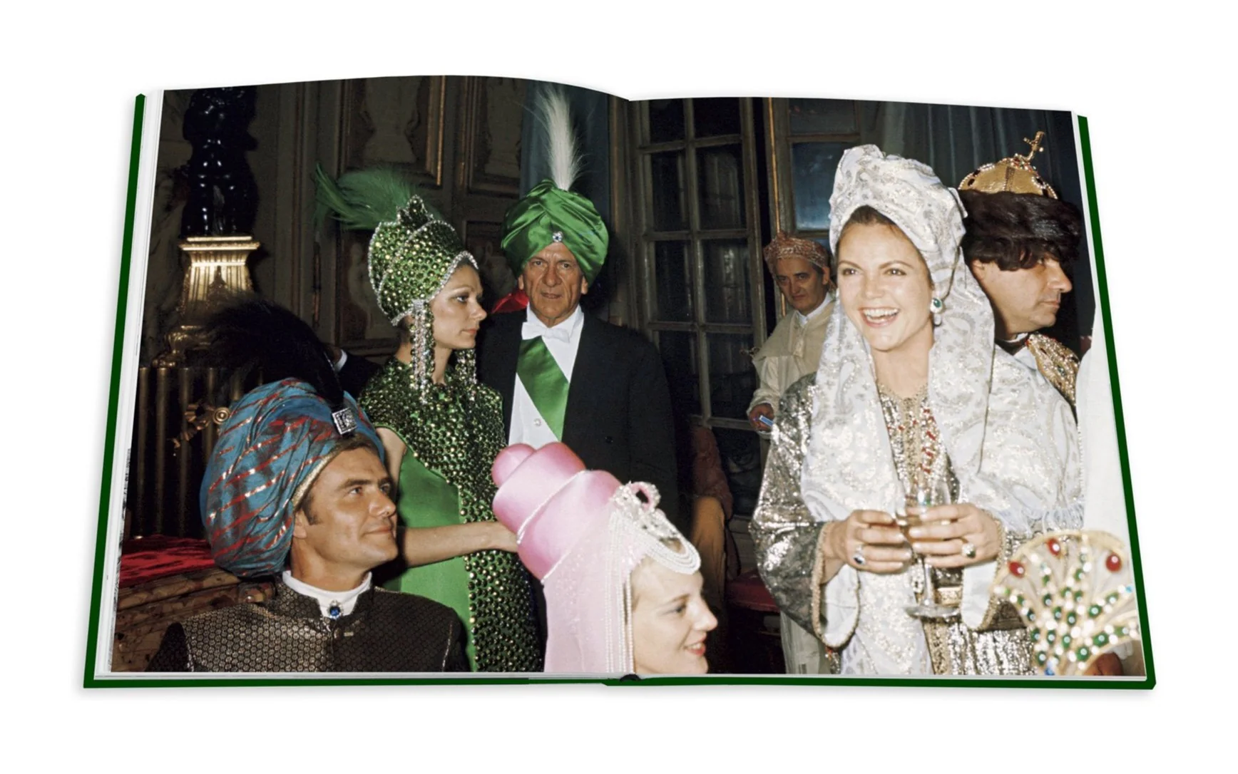 Legendary Costume Balls of the Twentieth Century - Image 7