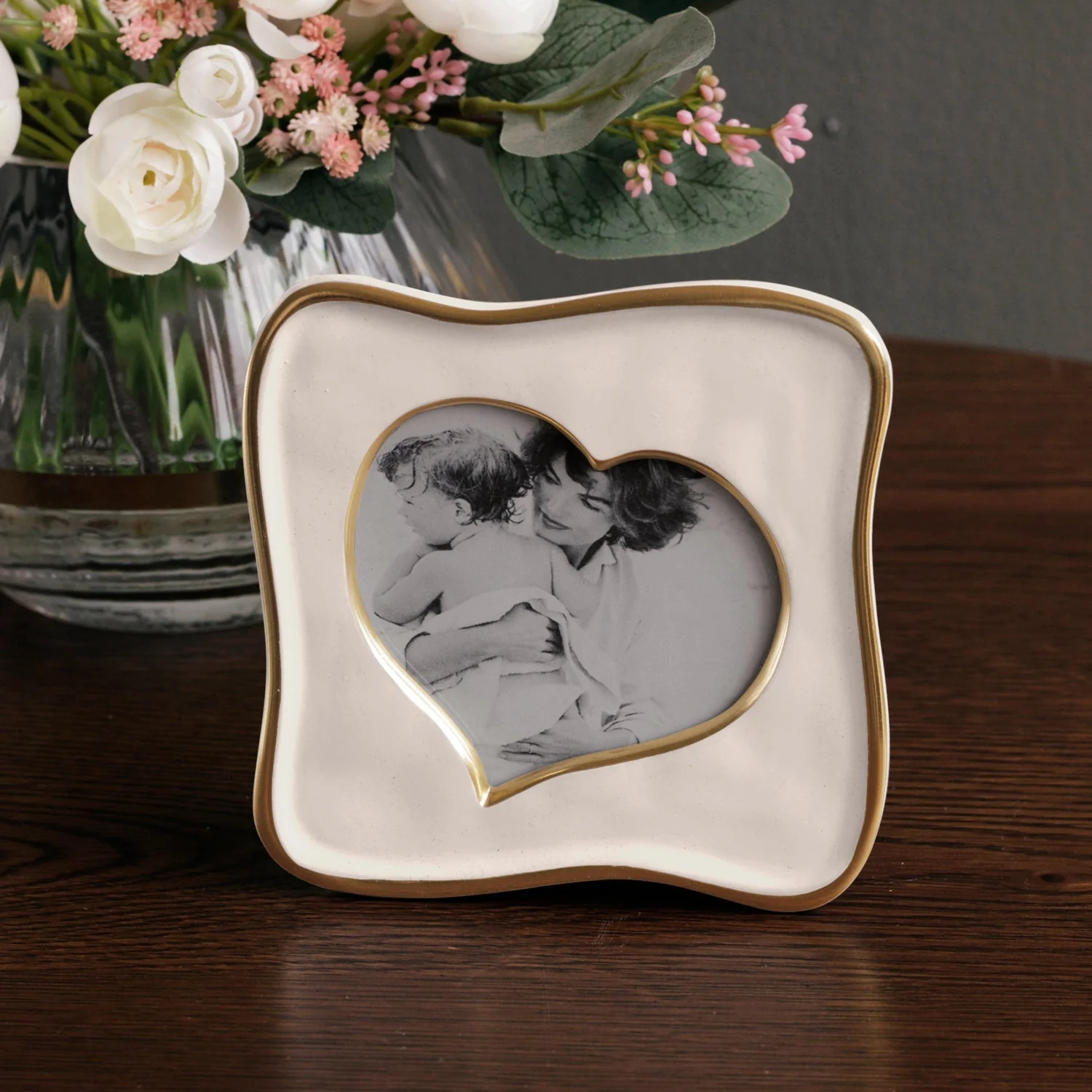 Encanto Curved Heart Frame Collection, 5x5 - Image 4