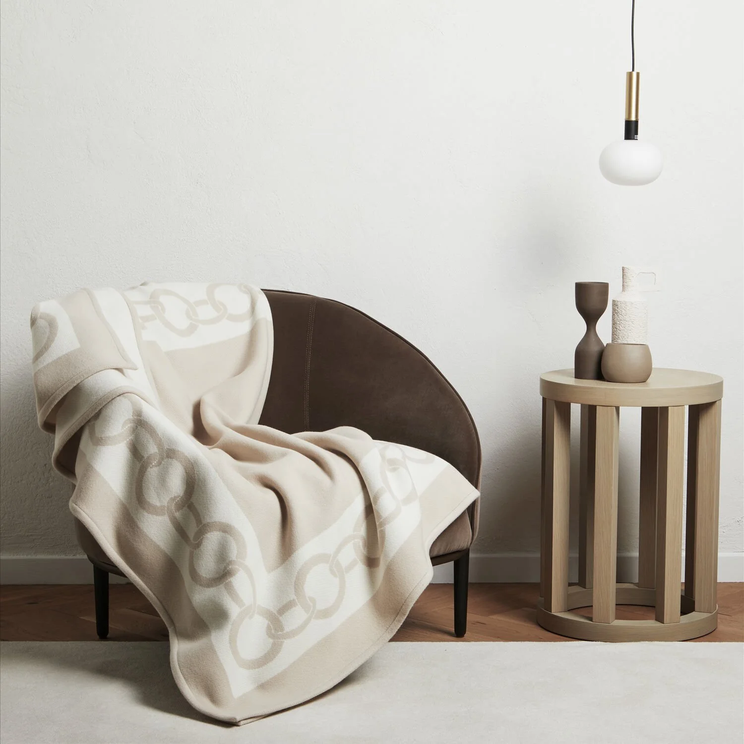 Beige/Milk Chains Throw - Image 3