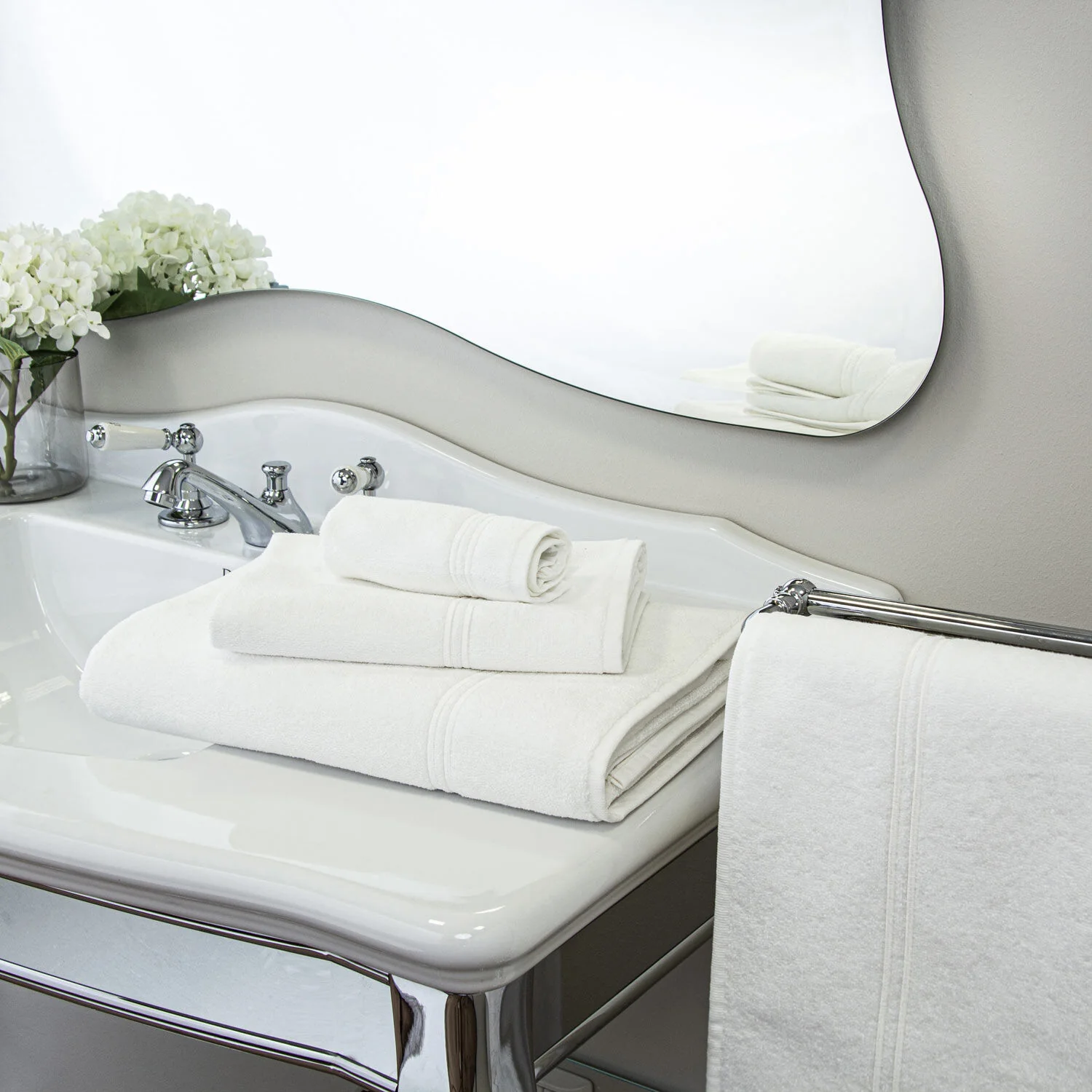 Classic White/White Bath Collection - Image 3
