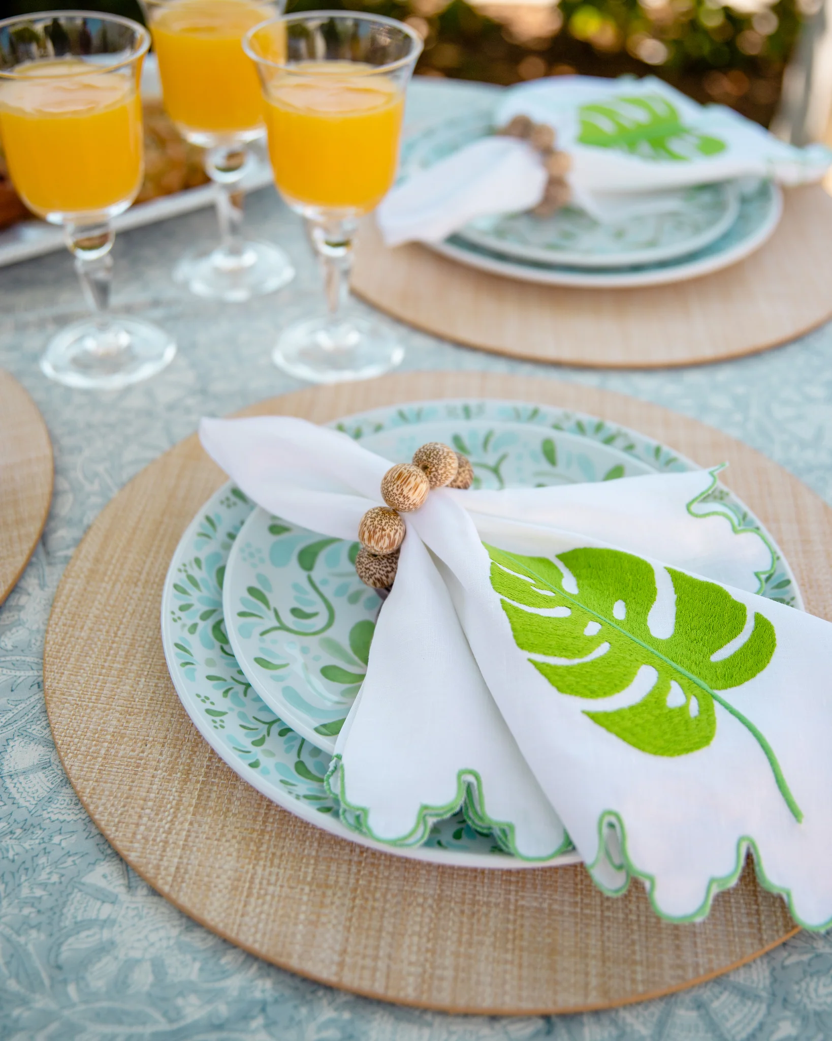 Cocoa Wood Bracelet Napkin Ring Set - Image 6