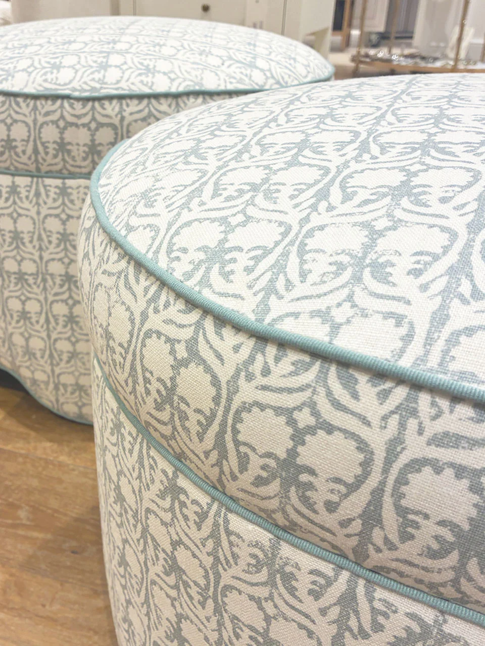 Suzie Scalloped Ottoman - Image 3