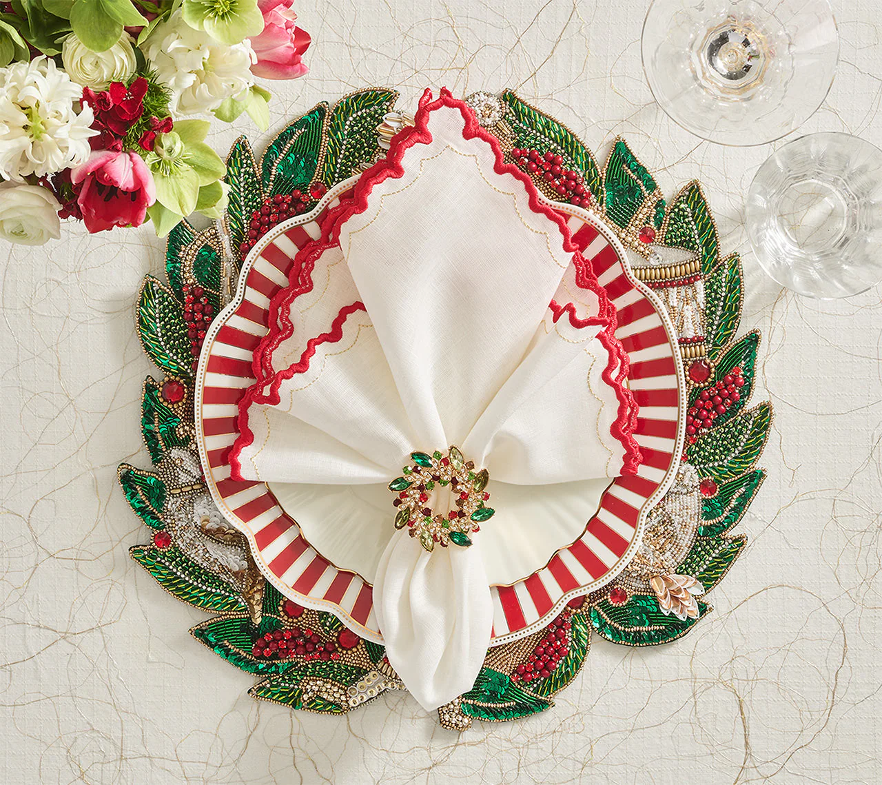 Gem Wreath Napkin Ring Set - Image 3