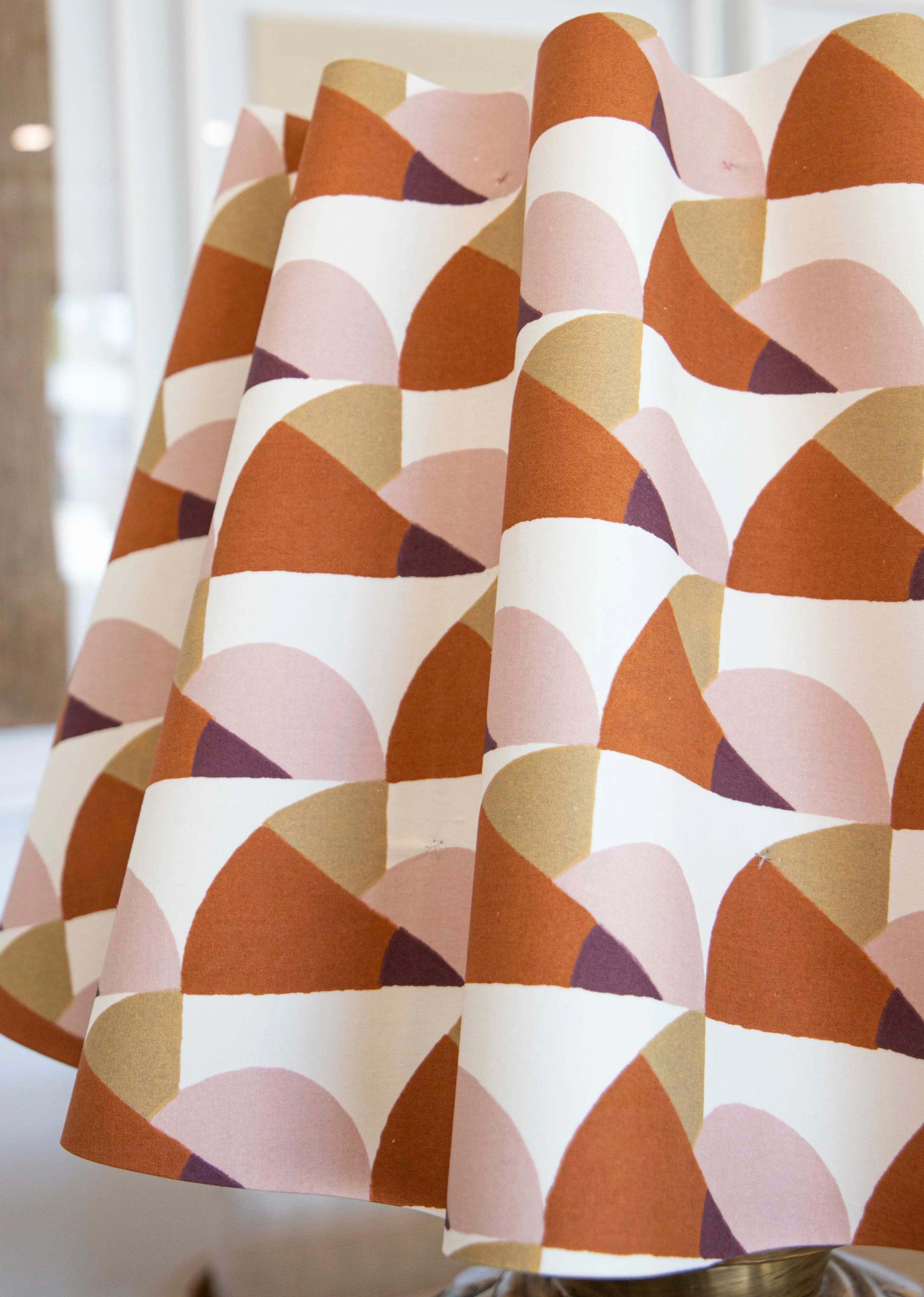 Wavy Lampshade in Manille Cuba - Image 2