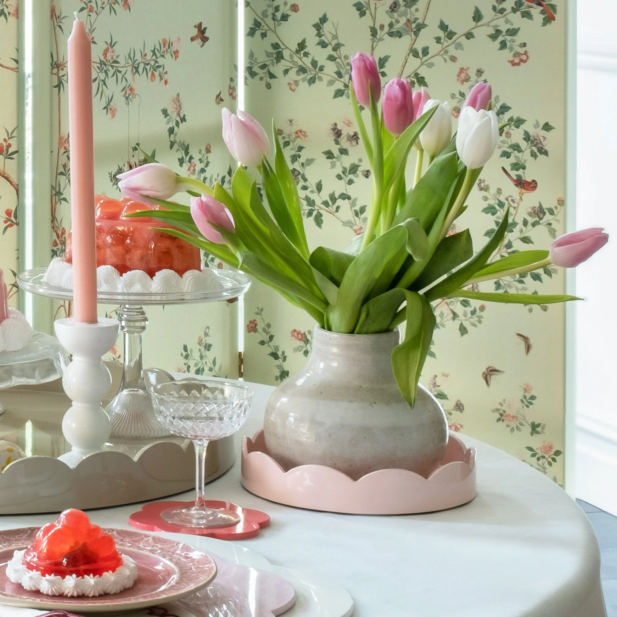 Round Scalloped Lacquer Tray Collection - Image 10
