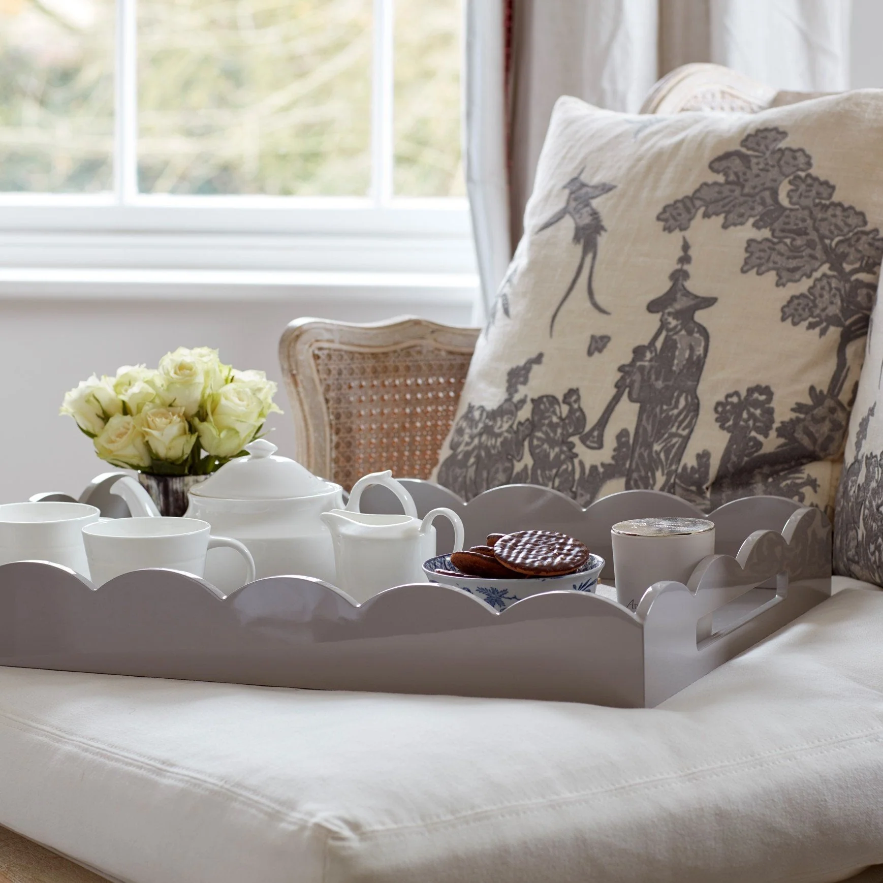 Scalloped Chiffon Lacquer Tray Collection - Image 4