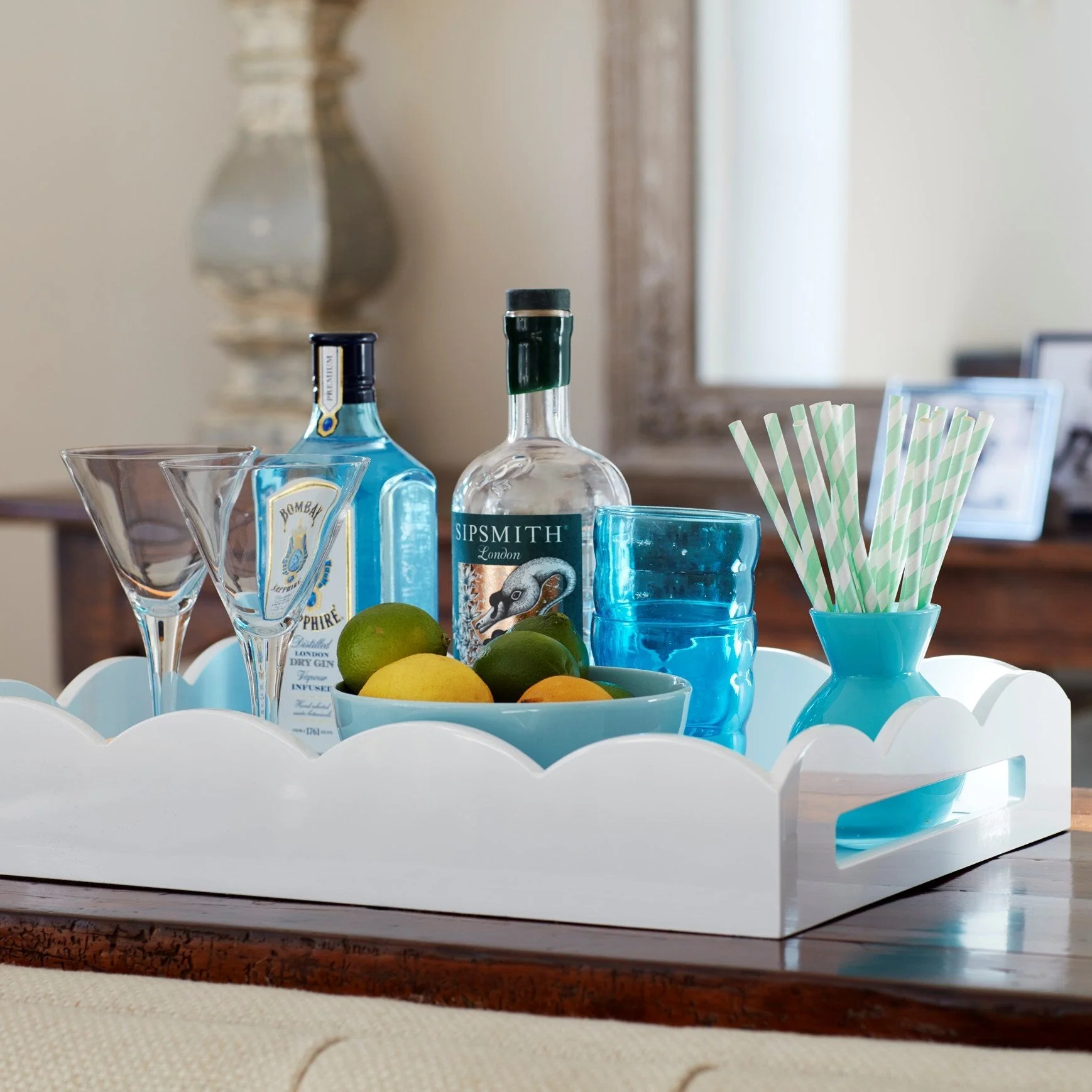 Scalloped White Lacquer Tray Collection - Image 5