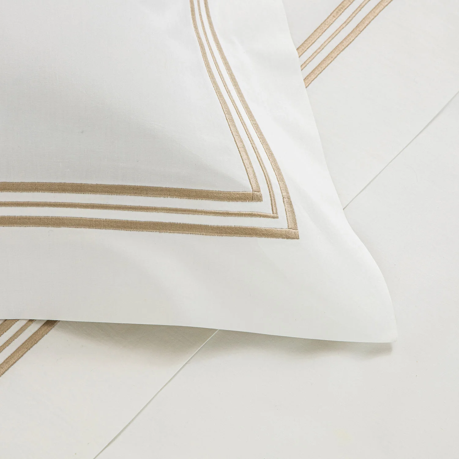 Triplo Bourdon White/Beige Bedding Collection