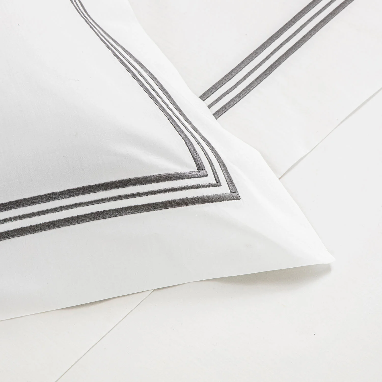 Triplo Bourdon White/Grey Bedding Collection