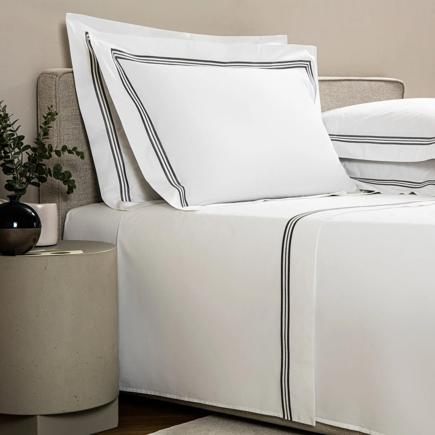 Triplo Bourdon White/Grey Bedding Collection - Image 3