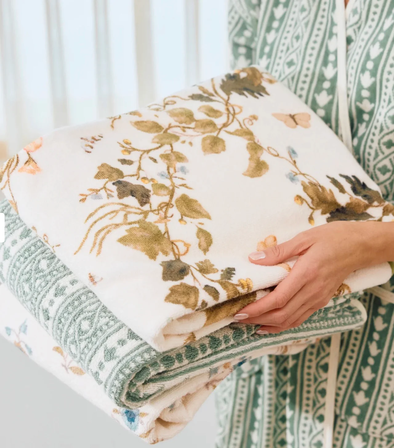 Vivian Magnolia Floral Scallop Towel Collection - Image 2