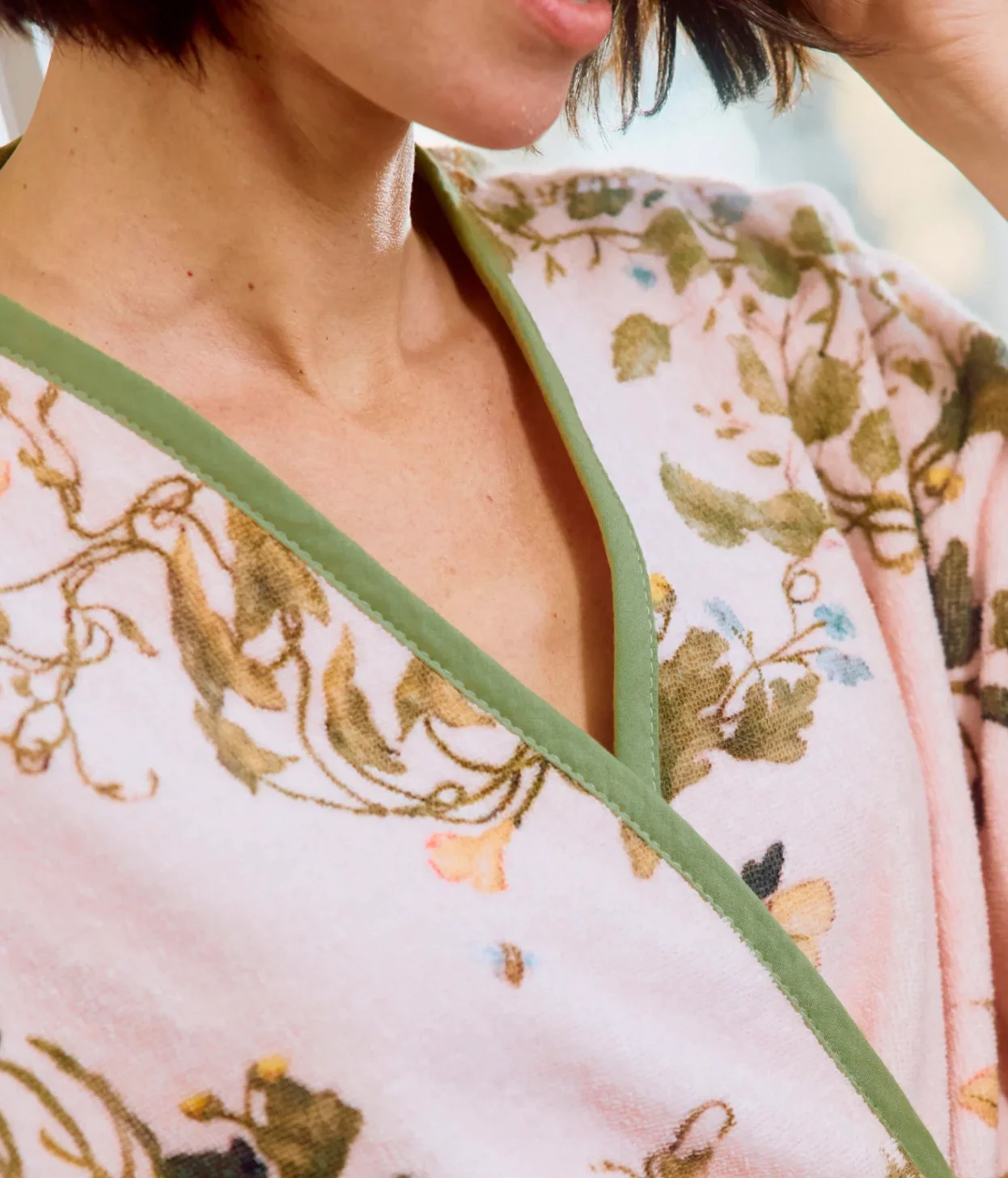 Vivian Cherry Blossom Robe - Image 3